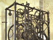 Une partie de mécanisme d'horloge monumentale, à Huy